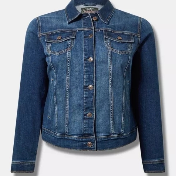 torrid Jackets & Blazers - Torrid Denim Fitted Trucker Jacket- NWOT- Size 4x